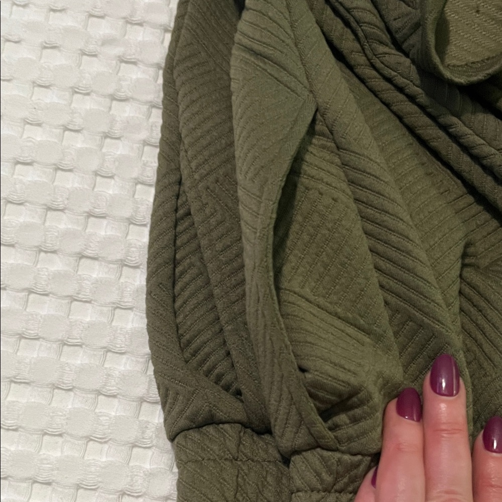 Amazon Olive Green Short Sleeve Sweatshirt Set - Picture 6 of 6